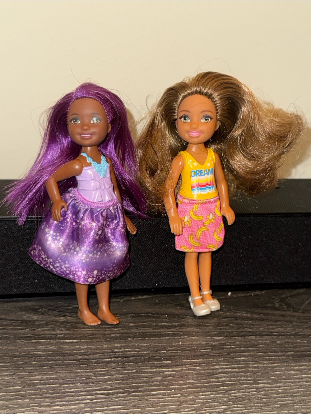 Barbie Mattel 2 Chelsea dolls dark skin purple hair and medium skin light bruene